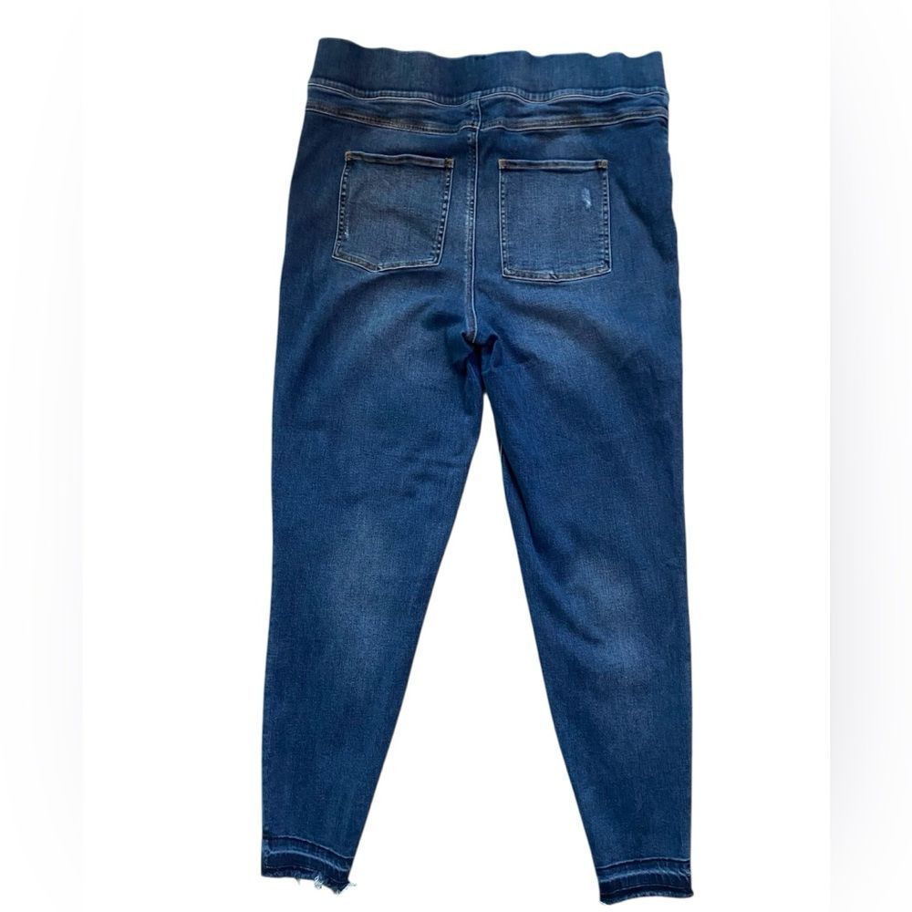 SPANX Medium Wash Distressed Ankle Skinny Jeans in Size Medium - Picture 14 of 16